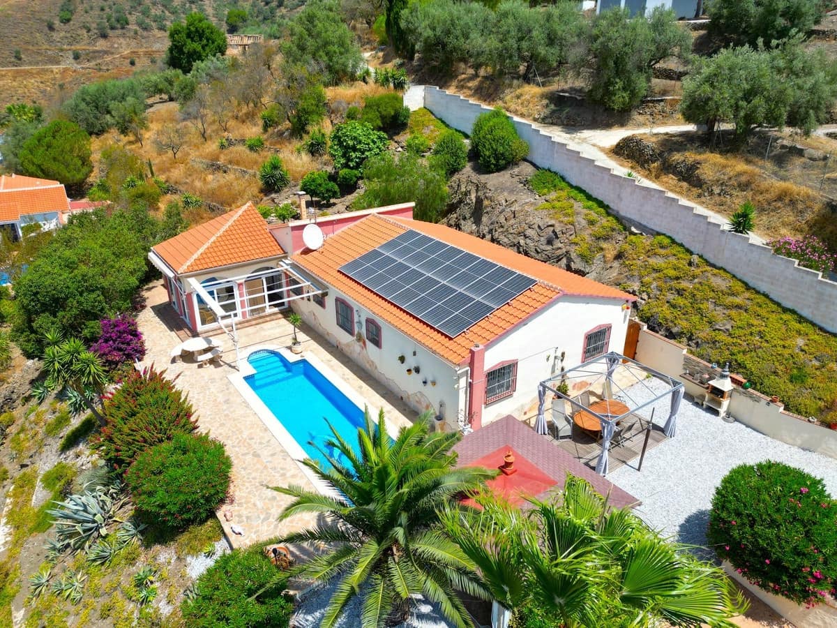 3 soverom Villa til salgs i Arenas med svømmebasseng garasje - € 495 000 (Ref: 9128866)