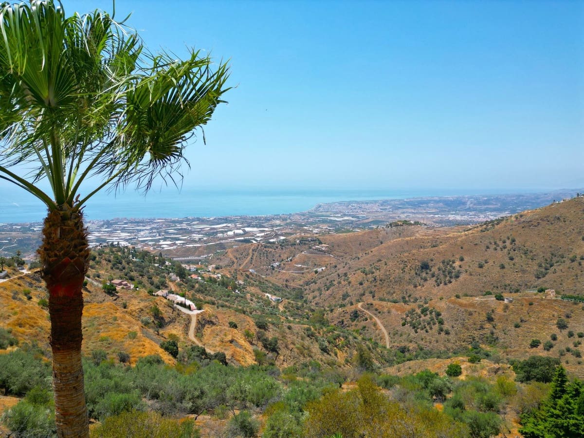 3 soverom Villa til salgs i Arenas med svømmebasseng garasje - € 495 000 (Ref: 9128866)