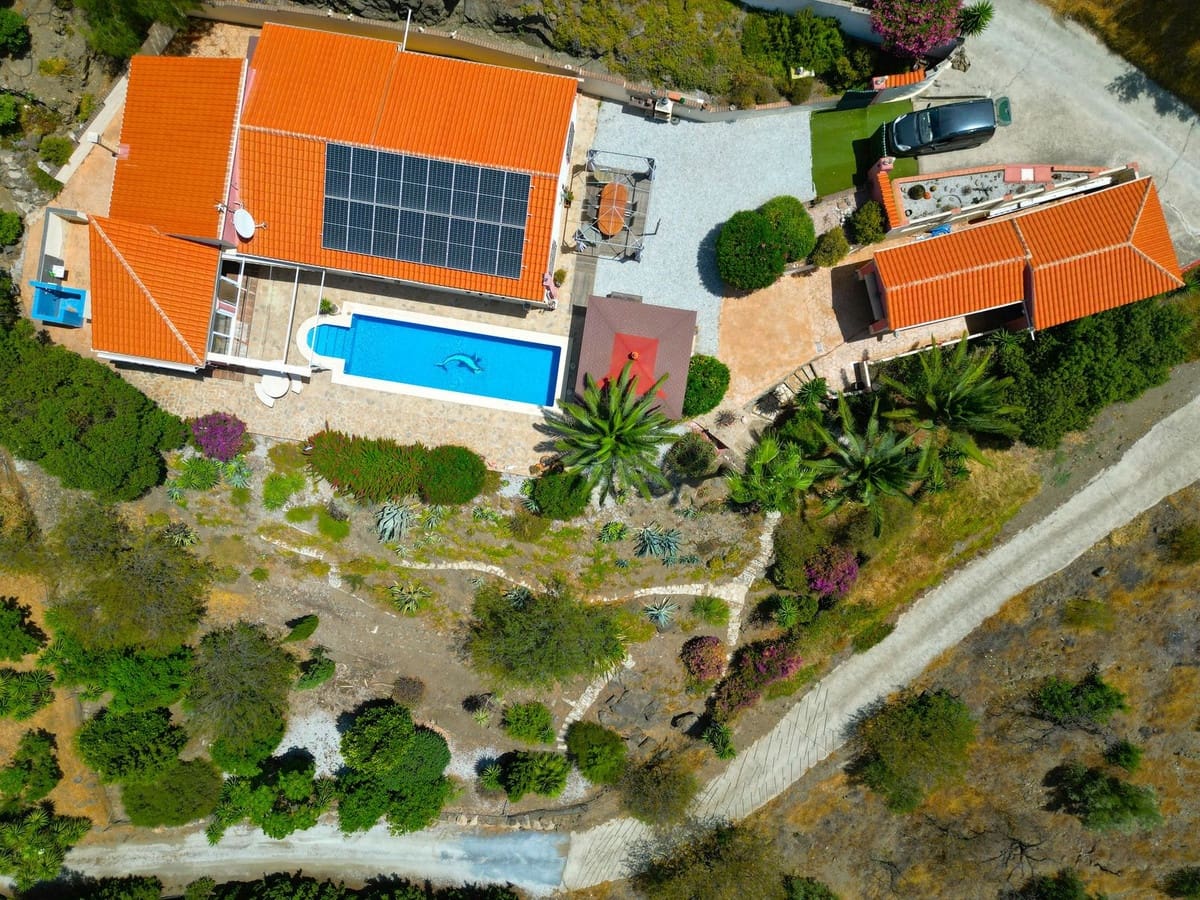 3 soverom Villa til salgs i Arenas med svømmebasseng garasje - € 495 000 (Ref: 9128866)