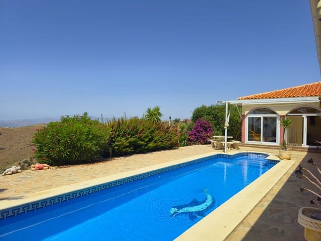 3 bedroom Villa for sale in Arenas with pool garage - € 495,000 (Ref: 9128866)