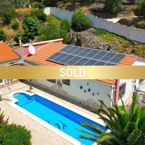 3 bedroom Villa for sale in Arenas with pool garage - € 495,000 (Ref: 9128866)