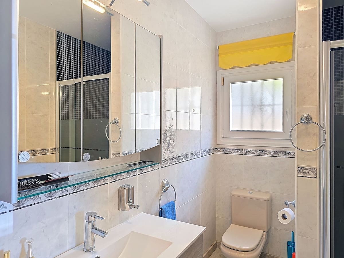 3 soverom Villa til salgs i Arenas med svømmebasseng garasje - € 495 000 (Ref: 9128866)