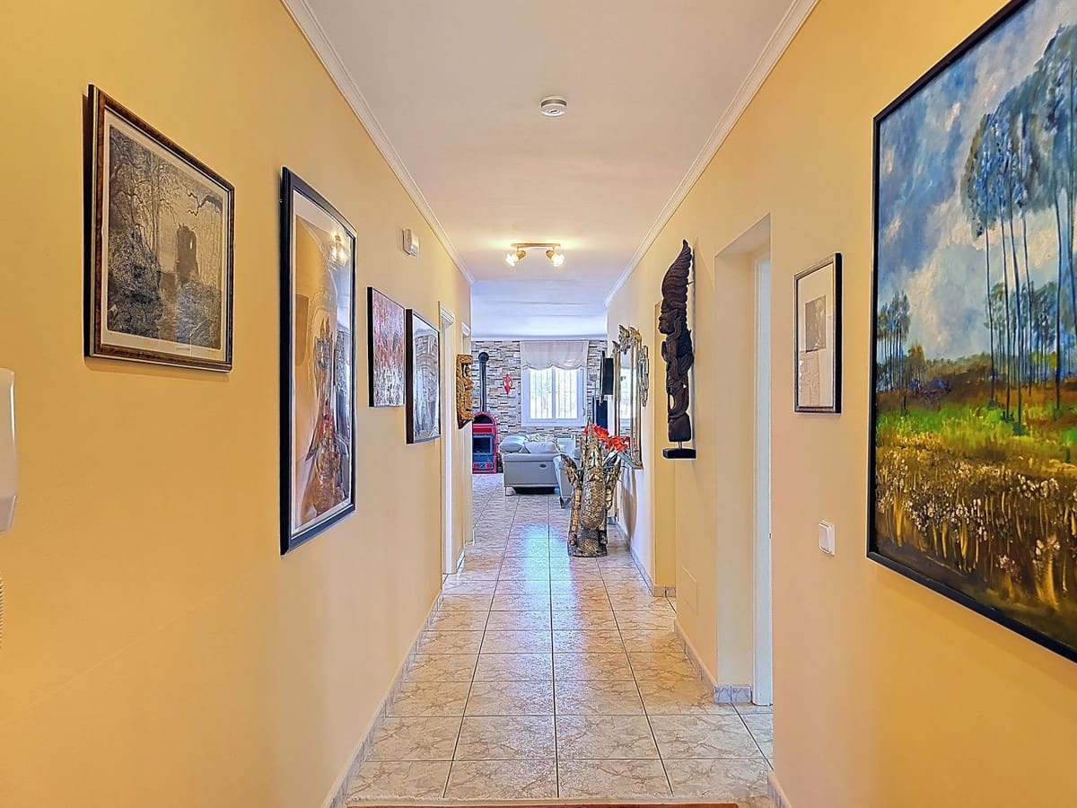 3 soverom Villa til salgs i Arenas med svømmebasseng garasje - € 495 000 (Ref: 9128866)