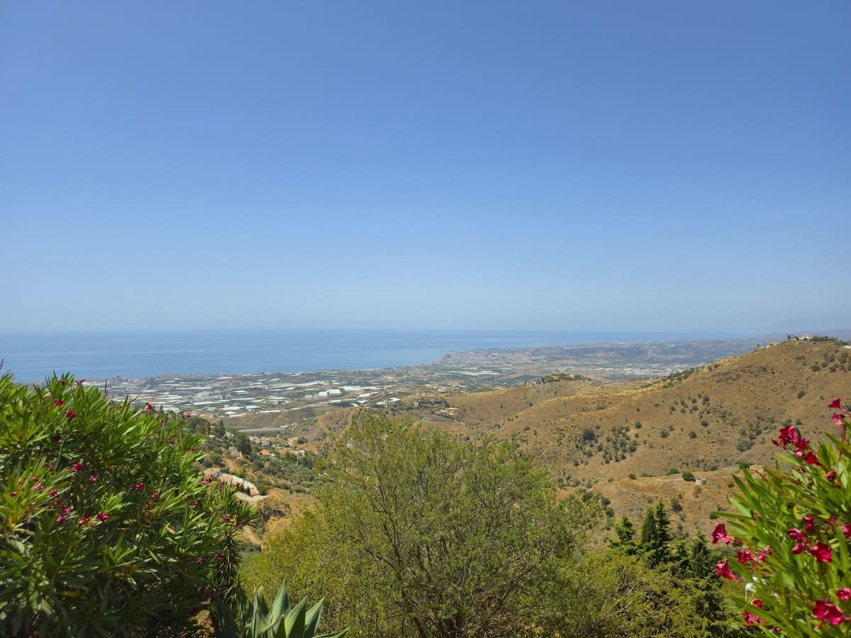 3 soverom Villa til salgs i Arenas med svømmebasseng garasje - € 495 000 (Ref: 9128866)