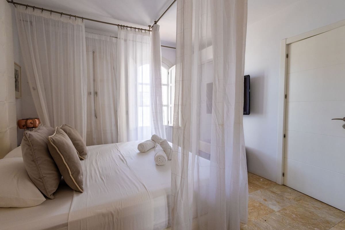 5 soveværelse Byhus til salg i Marbella med swimmingpool garage - € 720.000 (Ref: 9129043)