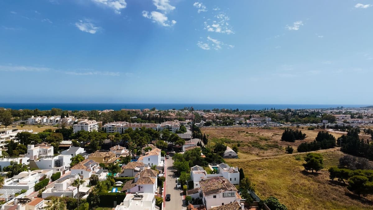 5 soveværelse Byhus til salg i Marbella med swimmingpool garage - € 720.000 (Ref: 9129043)