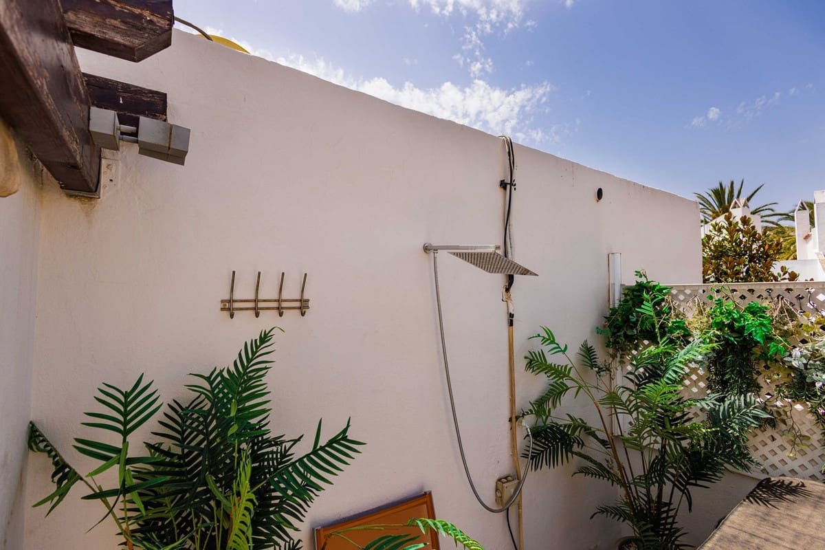 5 soveværelse Byhus til salg i Marbella med swimmingpool garage - € 720.000 (Ref: 9129043)