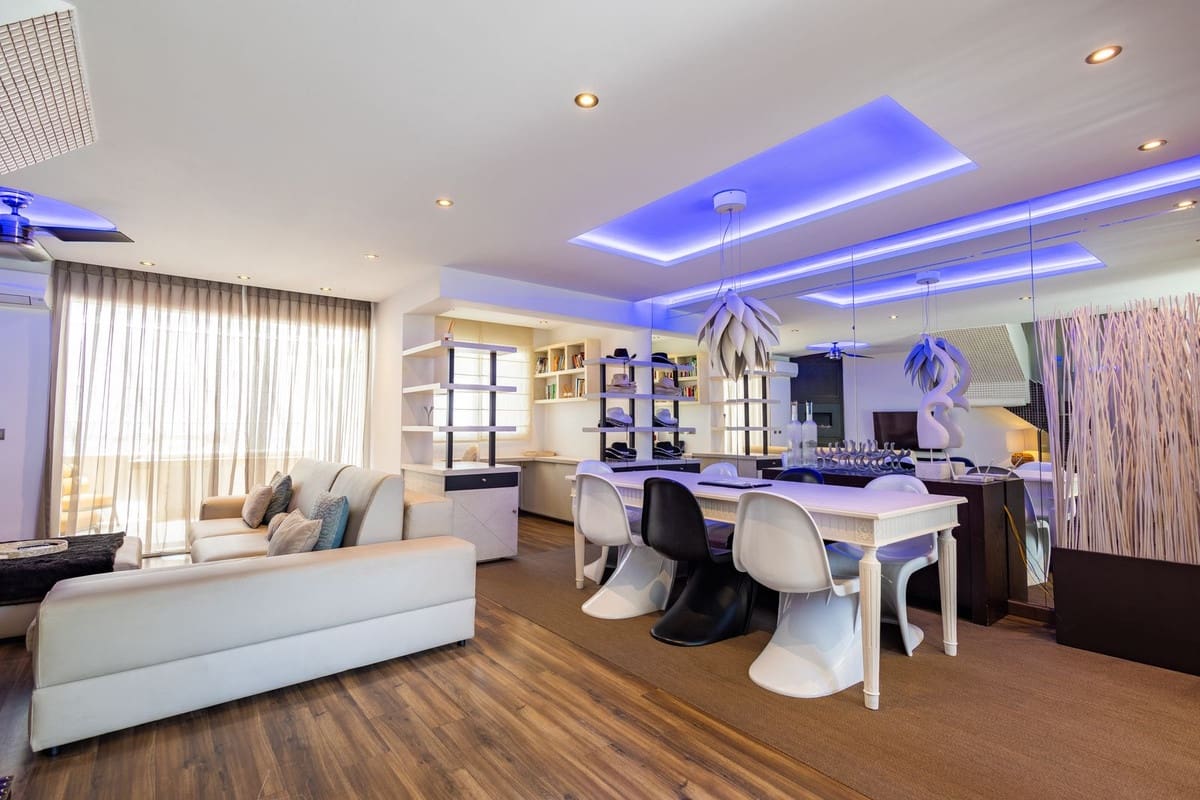 5 soveværelse Byhus til salg i Marbella med swimmingpool garage - € 720.000 (Ref: 9129043)