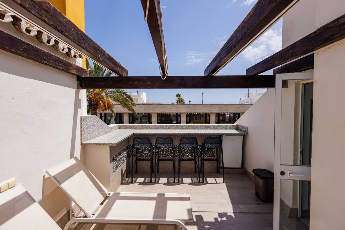 5 soveværelse Byhus til salg i Marbella med swimmingpool garage - € 720.000 (Ref: 9129043)