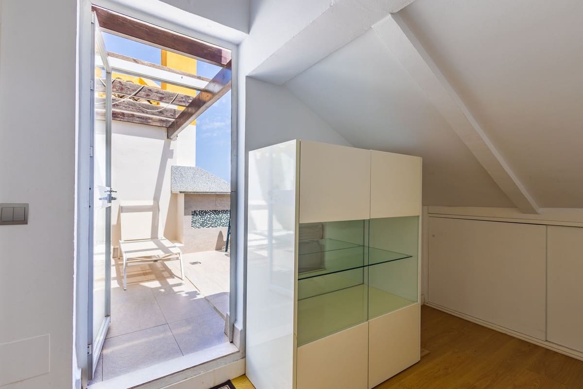 5 soveværelse Byhus til salg i Marbella med swimmingpool garage - € 720.000 (Ref: 9129043)