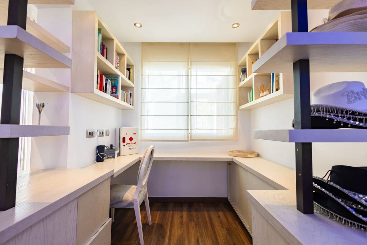 5 makuuhuone Omakotitalo myytävänä paikassa Marbella mukana uima-altaan 
autotalli - 720 000 € (Ref: 9129043)