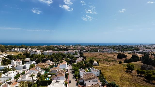 5 Zimmer Haus zu verkaufen in Marbella mit Pool Garage - 720.000 € (Ref: 9129043)