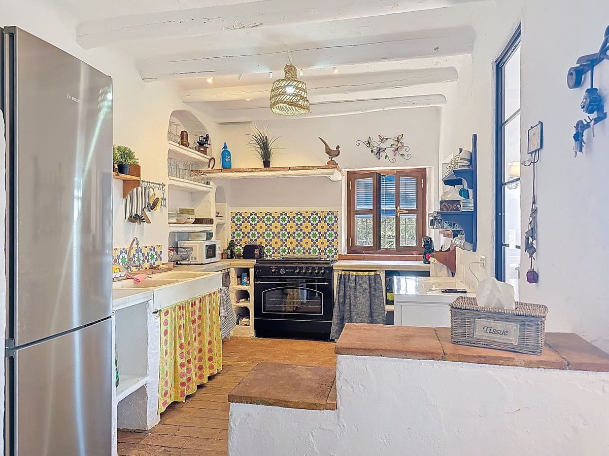 3 soveværelse Villa til salg i Riogordo med swimmingpool garage - € 440.000 (Ref: 9160662)