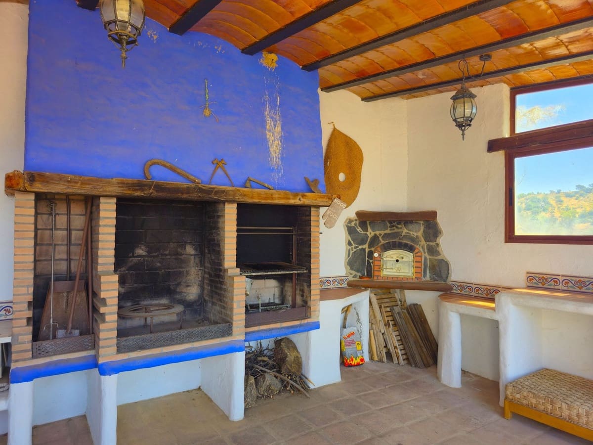 3 slaapkamer Villa te koop in Riogordo met zwembad garage - € 425.000 (Ref: 9160662)