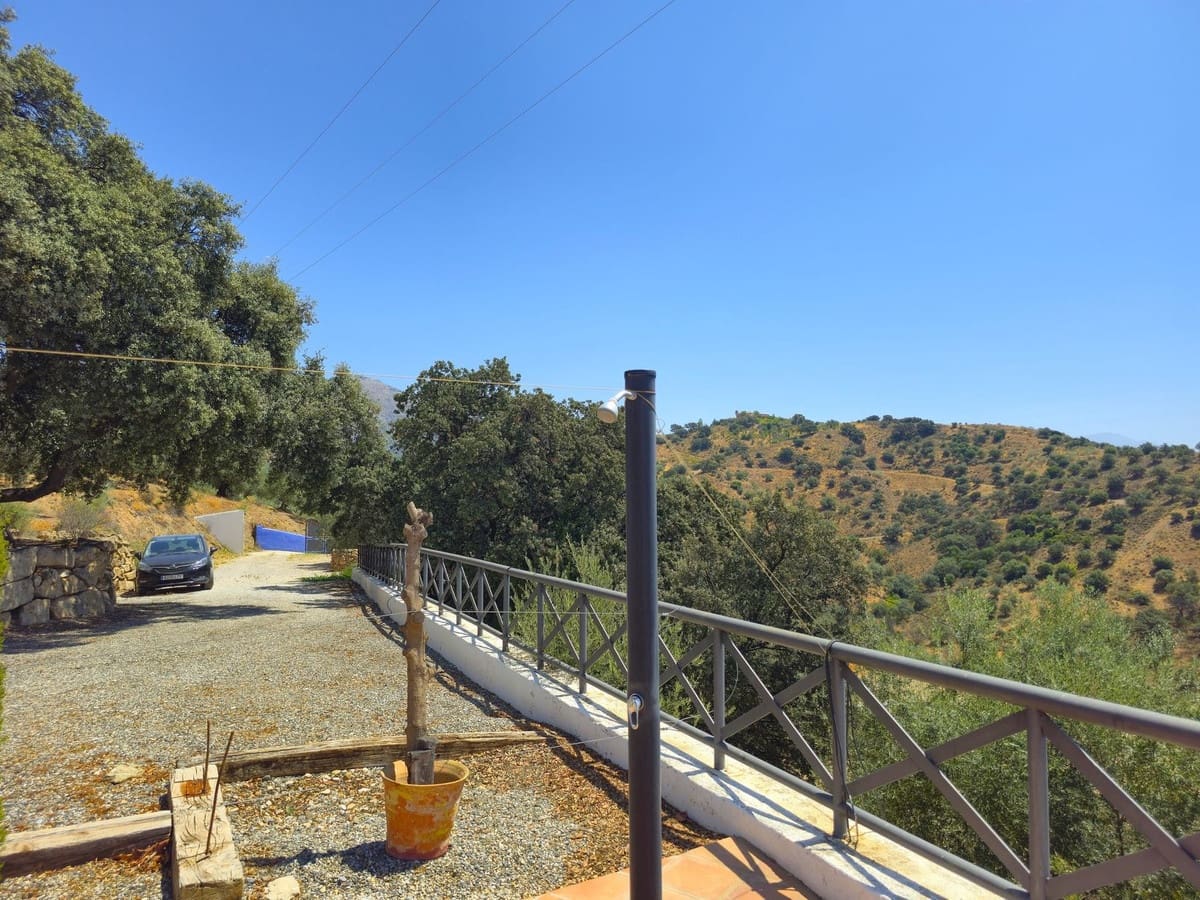 3 slaapkamer Villa te koop in Riogordo met zwembad garage - € 425.000 (Ref: 9160662)