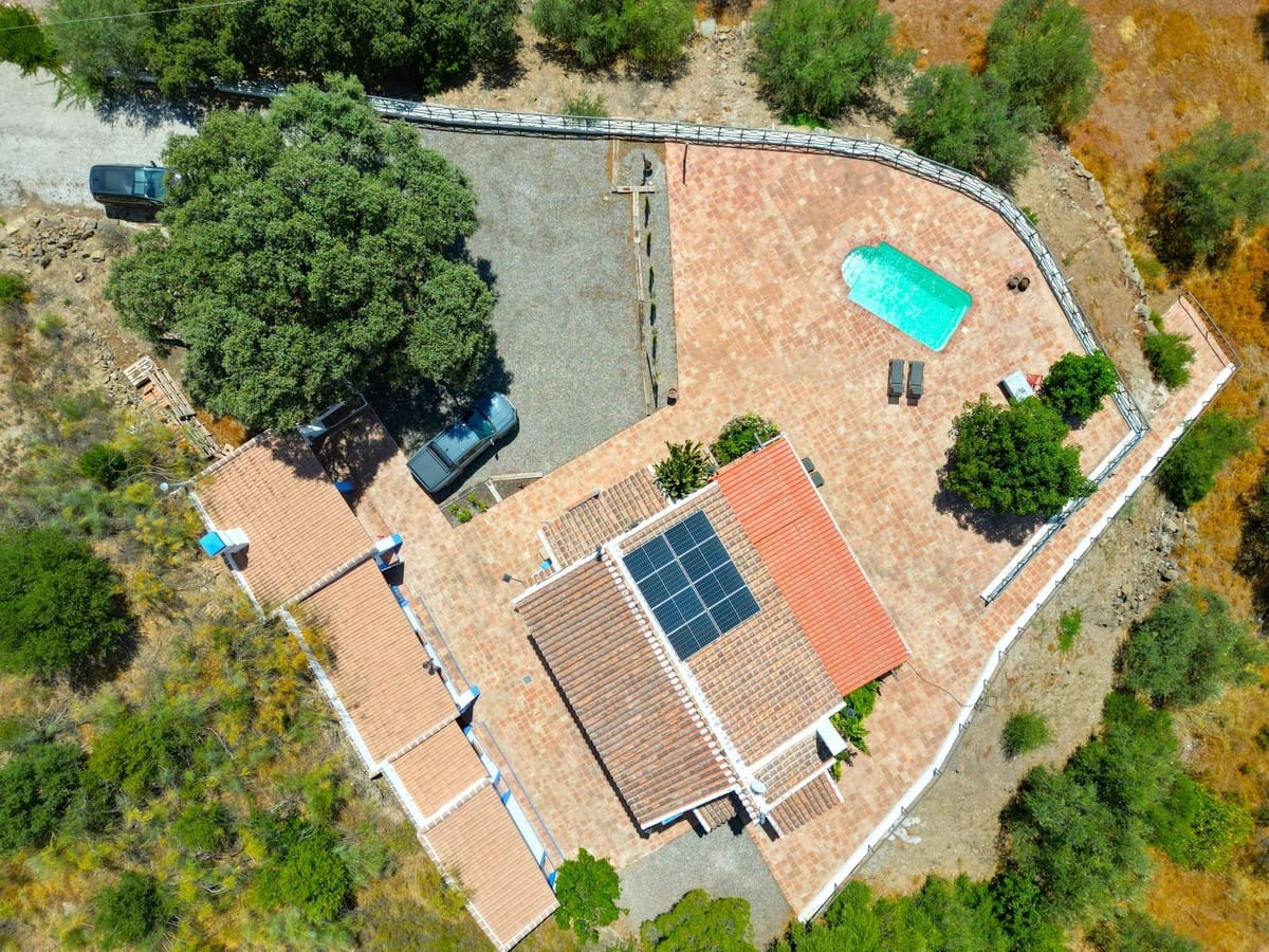 3 camera da letto Villa in vendita in Riogordo con piscina garage - 425.000 € (Rif: 9160662)