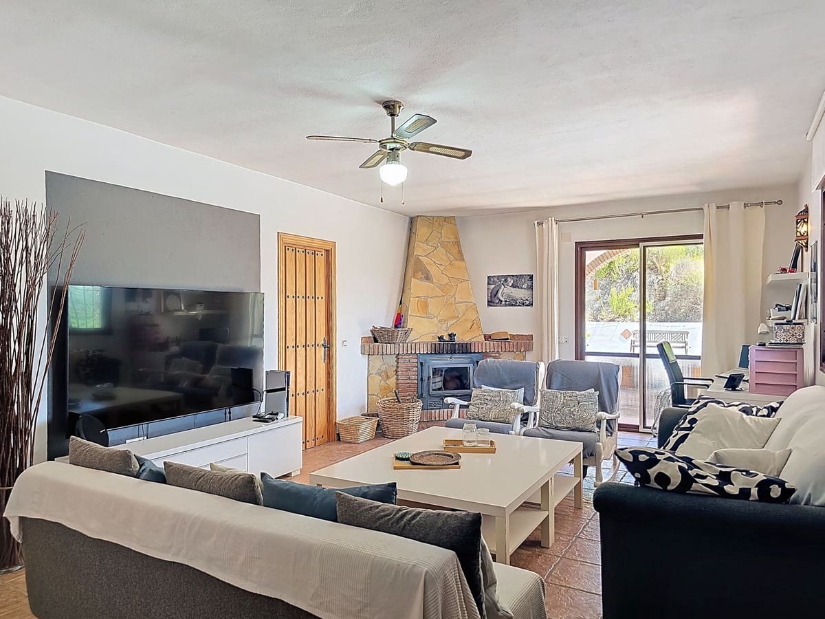 3 soveværelse Villa til salg i Comares med swimmingpool garage - € 339.000 (Ref: 9161983)