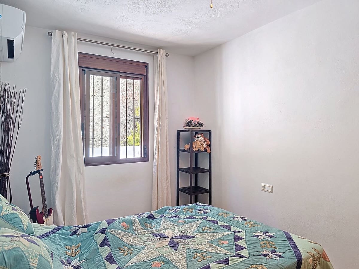 3 soveværelse Villa til salg i Comares med swimmingpool garage - € 339.000 (Ref: 9161983)