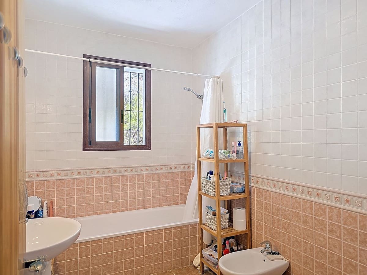 3 soveværelse Villa til salg i Comares med swimmingpool garage - € 339.000 (Ref: 9161983)