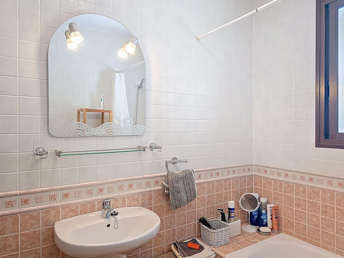 3 soveværelse Villa til salg i Comares med swimmingpool garage - € 339.000 (Ref: 9161983)