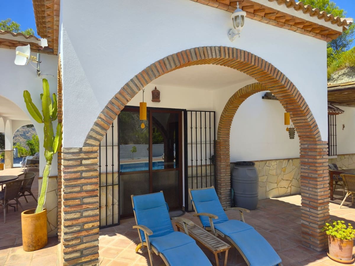 3 soveværelse Villa til salg i Comares med swimmingpool garage - € 339.000 (Ref: 9161983)