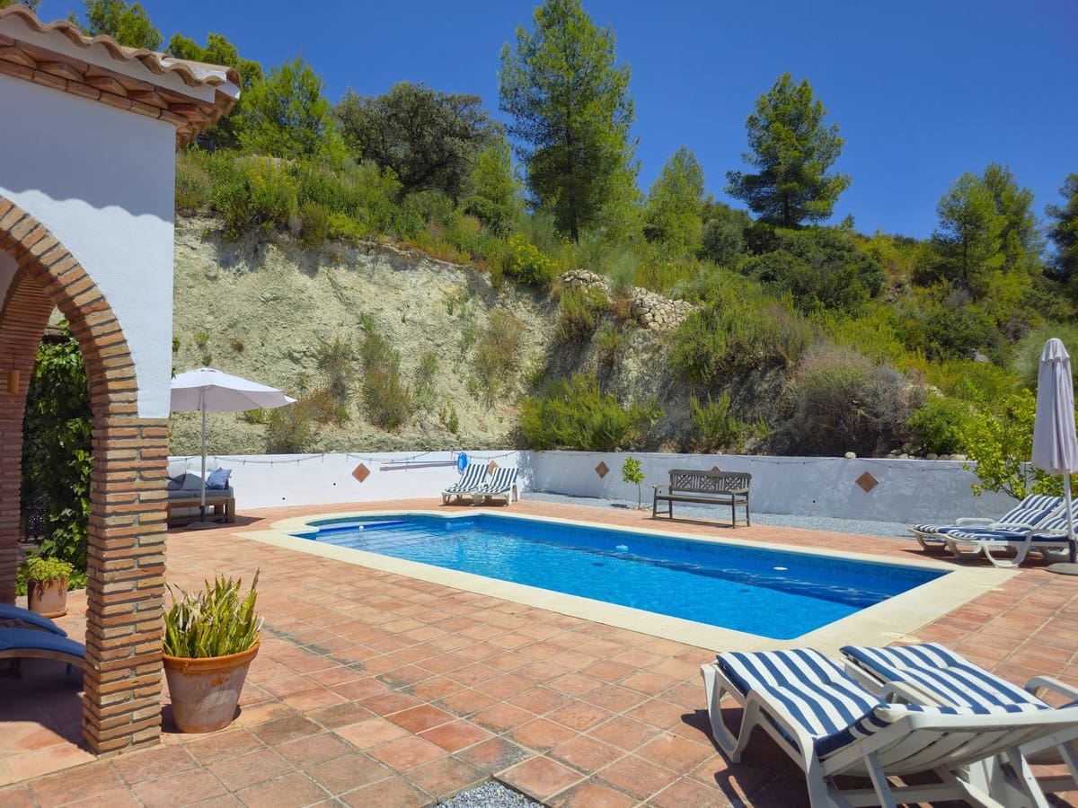 3 soveværelse Villa til salg i Comares med swimmingpool garage - € 339.000 (Ref: 9161983)