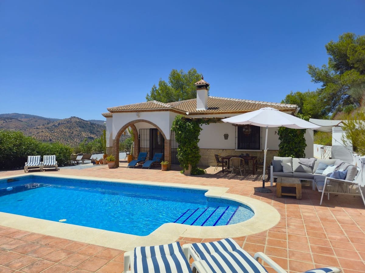 3 soveværelse Villa til salg i Comares med swimmingpool garage - € 339.000 (Ref: 9161983)