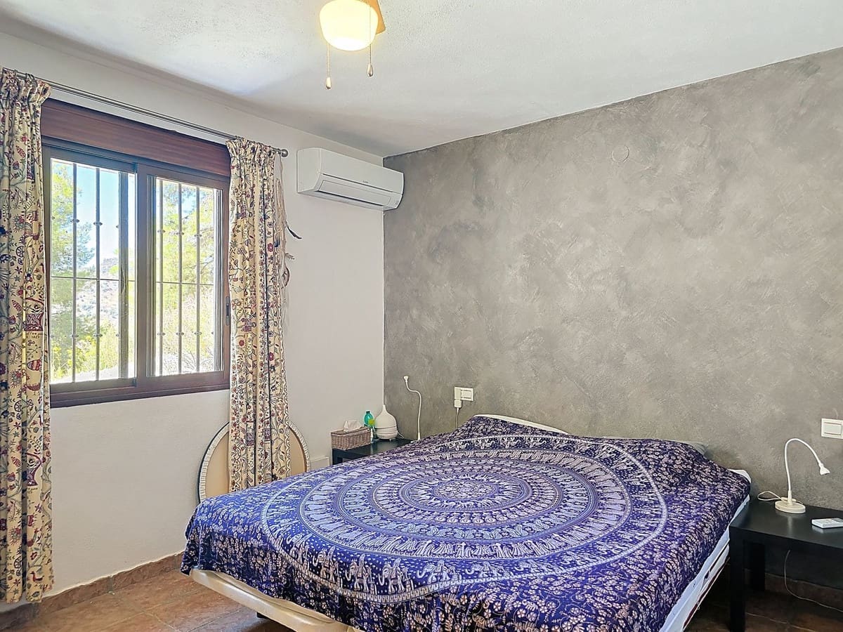 3 soveværelse Villa til salg i Comares med swimmingpool garage - € 339.000 (Ref: 9161983)