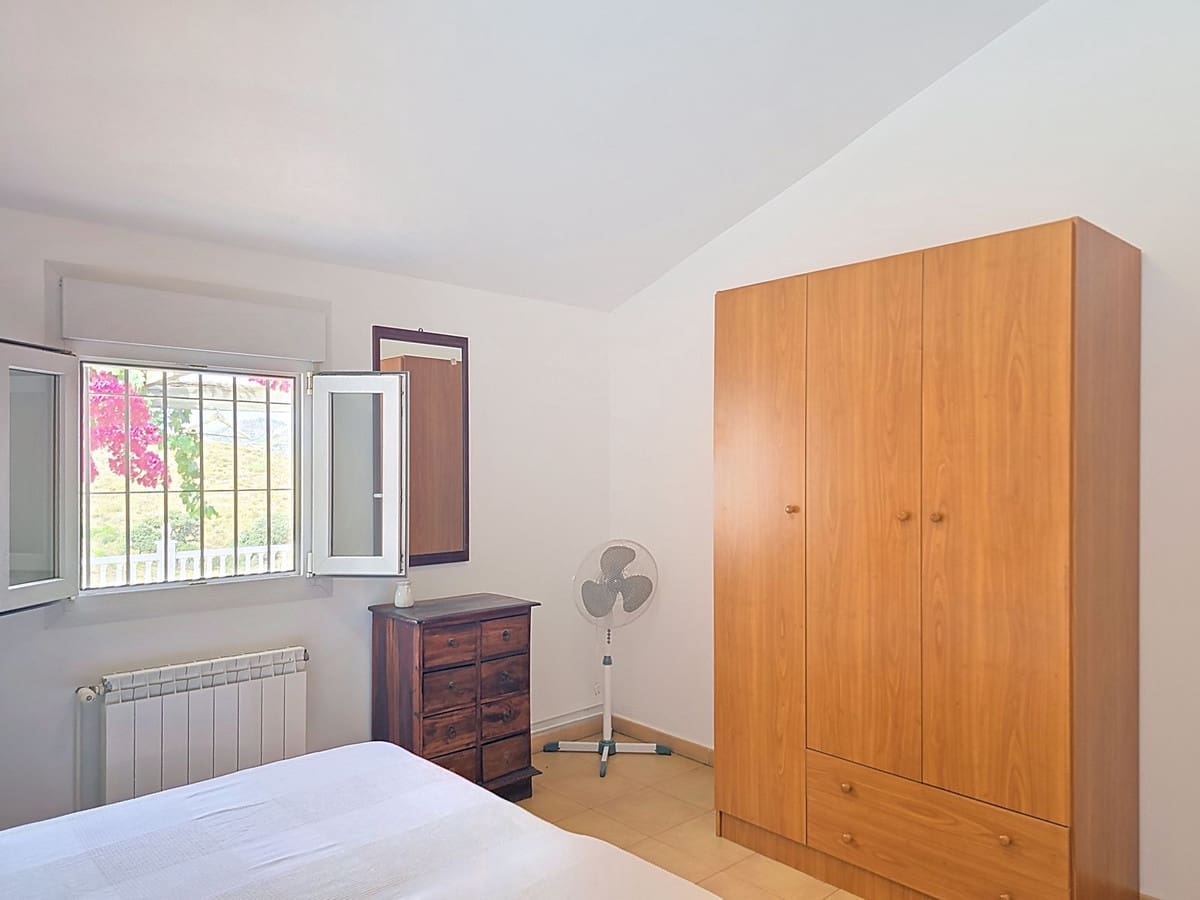 5 soveværelse Villa til salg i Competa med swimmingpool garage - € 395.000 (Ref: 9163275)