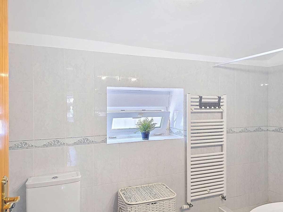 5 soveværelse Villa til salg i Competa med swimmingpool garage - € 395.000 (Ref: 9163275)