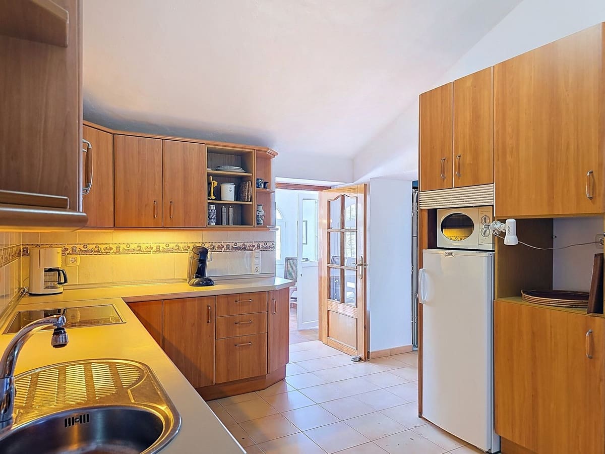 5 soveværelse Villa til salg i Competa med swimmingpool garage - € 395.000 (Ref: 9163275)