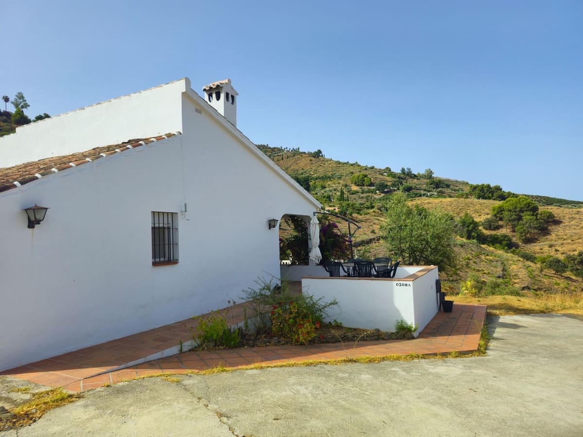 5 soveværelse Villa til salg i Competa med swimmingpool garage - € 395.000 (Ref: 9163275)