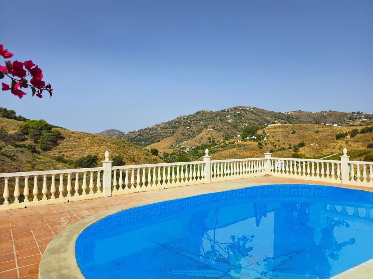 5 soveværelse Villa til salg i Competa med swimmingpool garage - € 395.000 (Ref: 9163275)