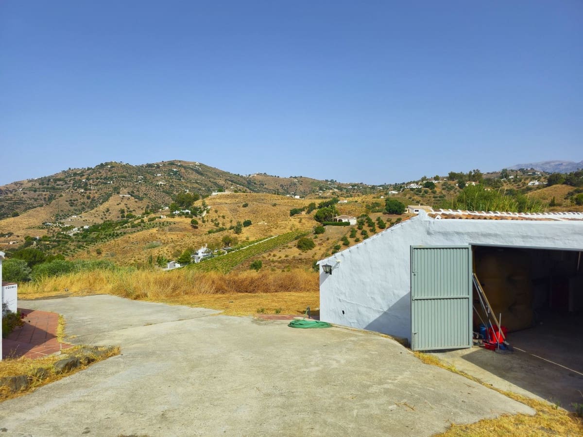 5 soveværelse Villa til salg i Competa med swimmingpool garage - € 395.000 (Ref: 9163275)