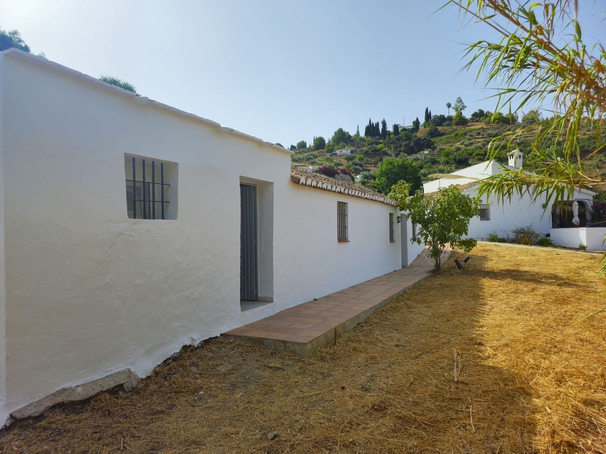 5 soveværelse Villa til salg i Competa med swimmingpool garage - € 395.000 (Ref: 9163275)