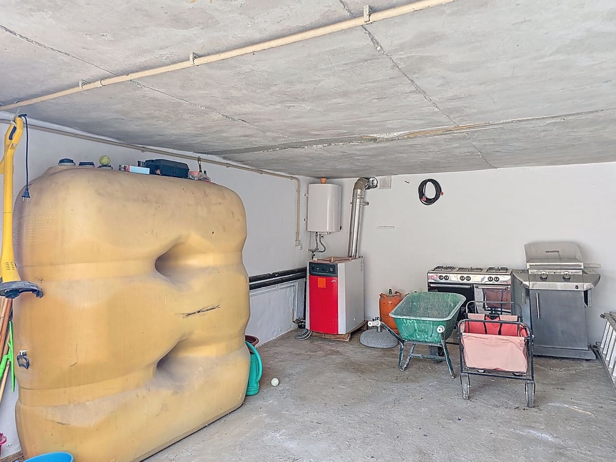 5 soveværelse Villa til salg i Competa med swimmingpool garage - € 395.000 (Ref: 9163275)