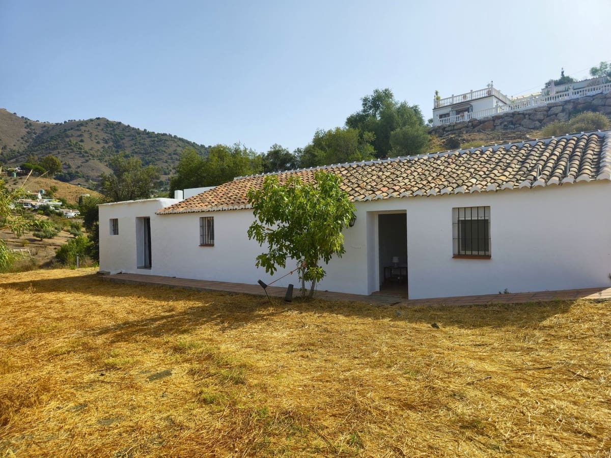 5 soveværelse Villa til salg i Competa med swimmingpool garage - € 395.000 (Ref: 9163275)