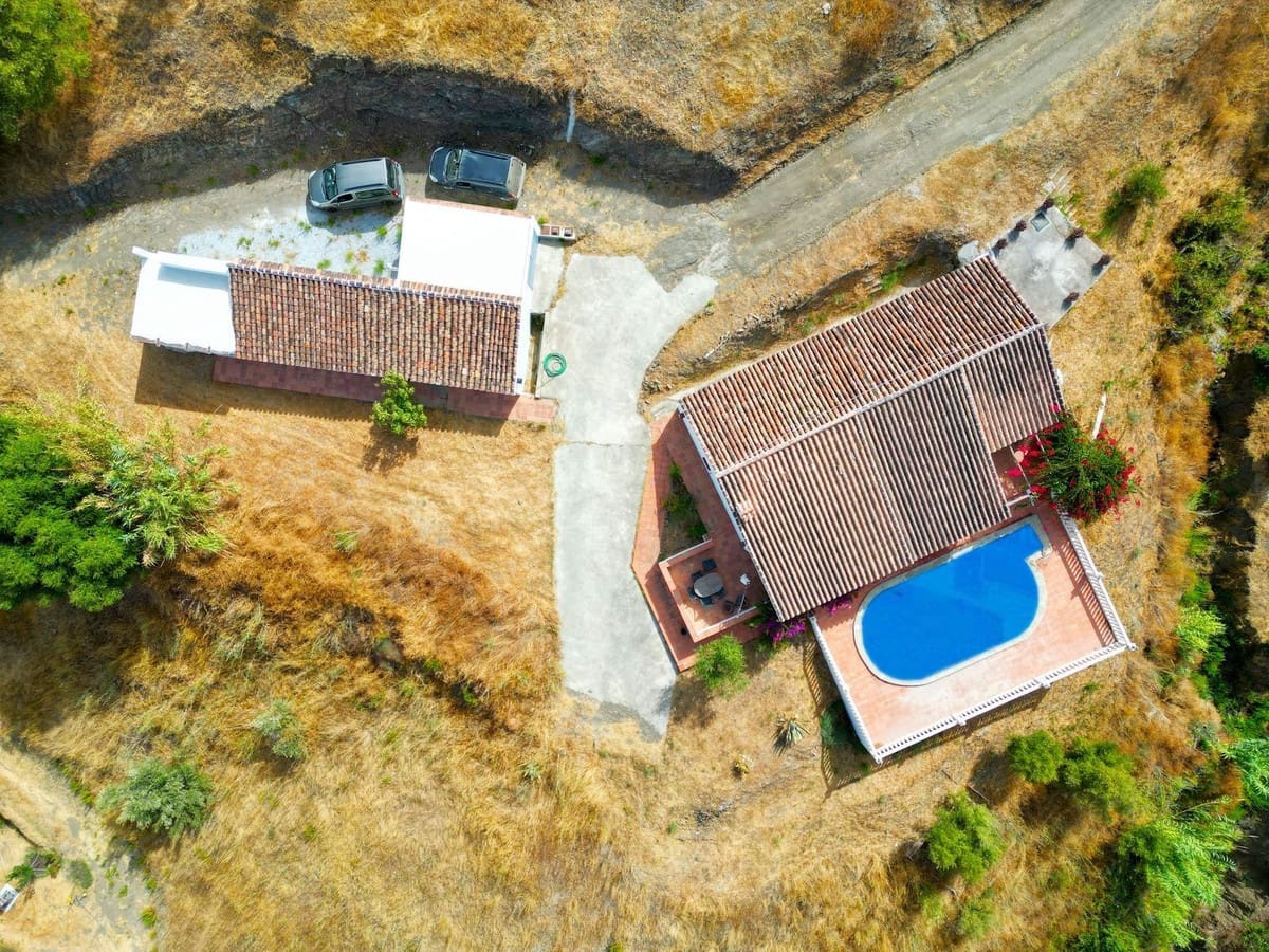 5 soveværelse Villa til salg i Competa med swimmingpool garage - € 395.000 (Ref: 9163275)