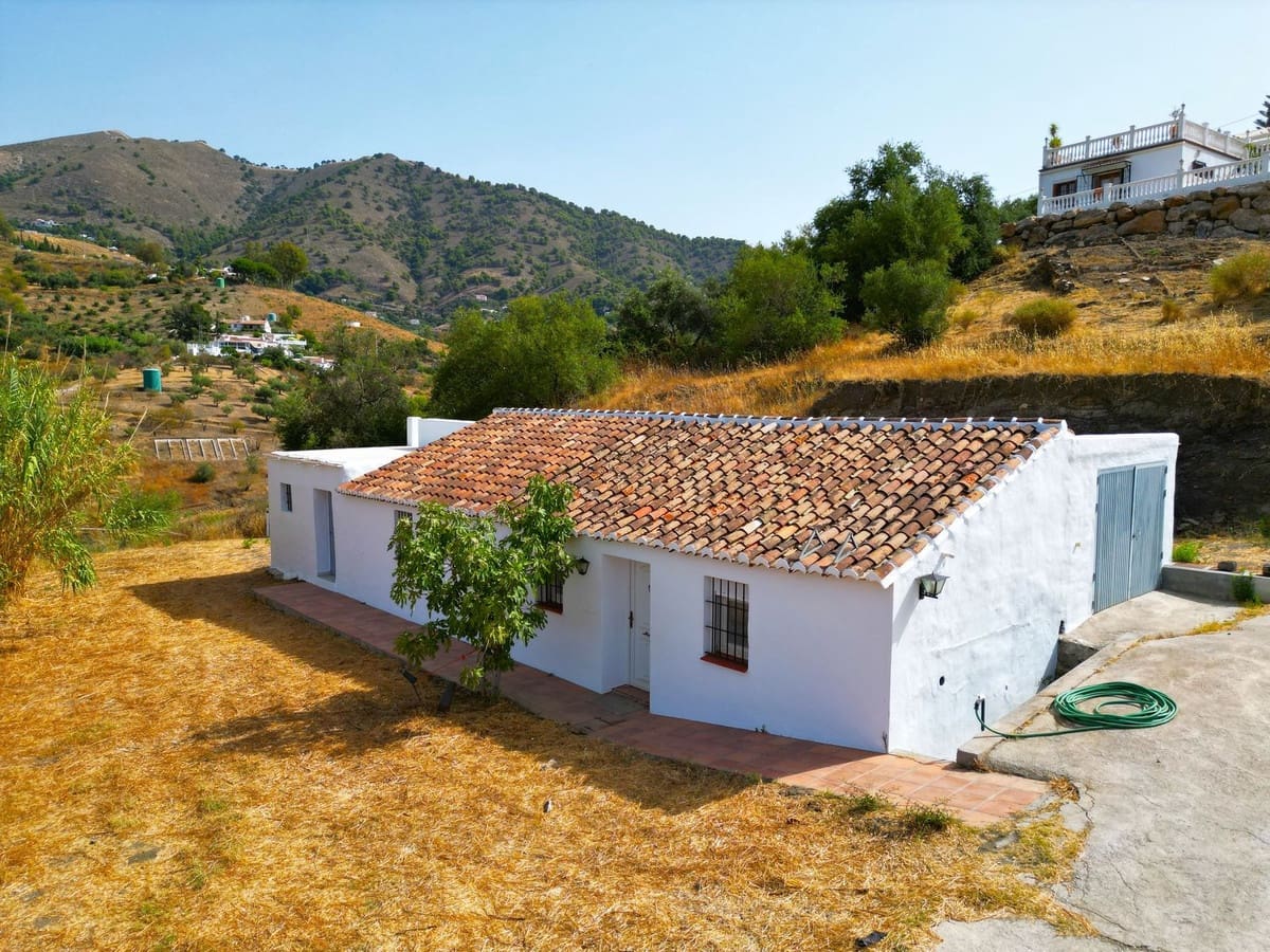 5 soveværelse Villa til salg i Competa med swimmingpool garage - € 395.000 (Ref: 9163275)