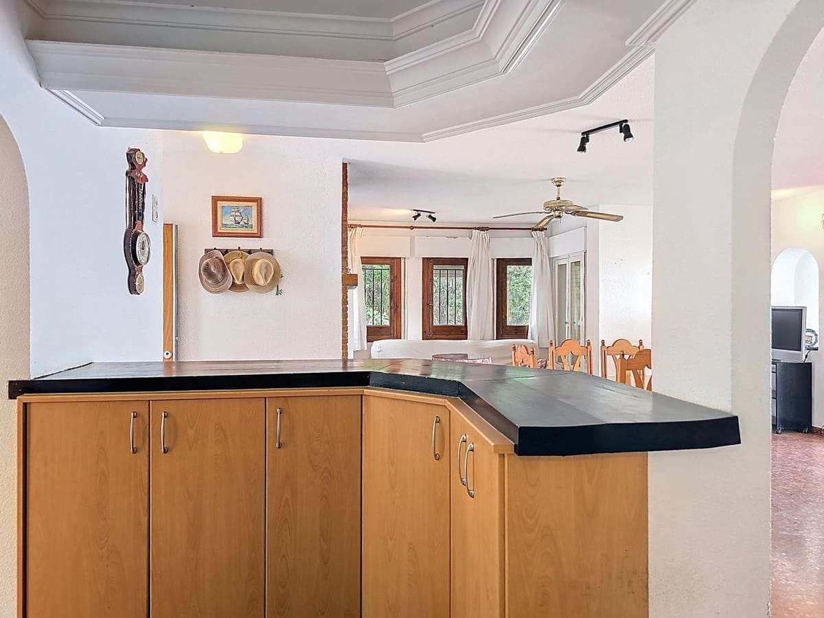 5 soveværelse Villa til salg i Salobrena med swimmingpool garage - € 440.000 (Ref: 9165392)