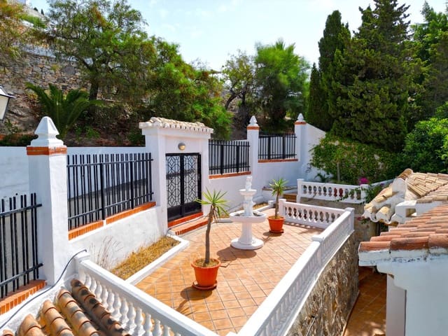 5 bedroom Villa for sale in Salobreña with pool garage - € 440,000 (Ref: 9165392)