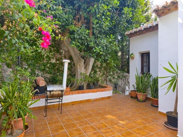 5 bedroom Villa for sale in Salobreña with pool garage - € 440,000 (Ref: 9165392)