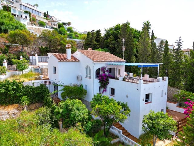 5 soverom Villa til salgs i Salobreña med svømmebasseng garasje - € 630 000 (Ref: 9165392)