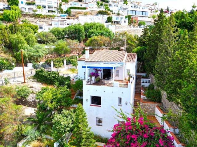 5 bedroom Villa for sale in Salobreña with pool garage - € 440,000 (Ref: 9165392)