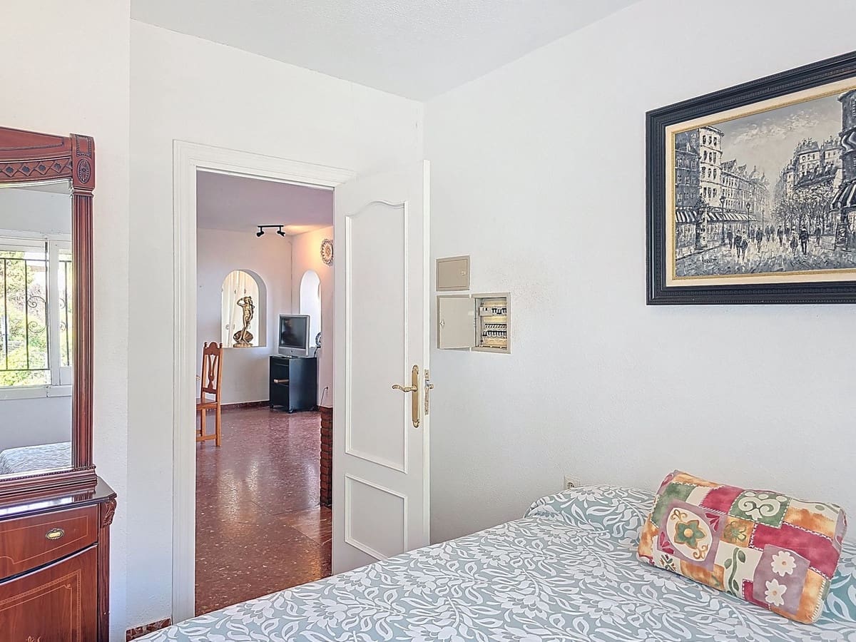 5 slaapkamer Villa te koop in Salobrena met zwembad garage - € 440.000 (Ref: 9165392)