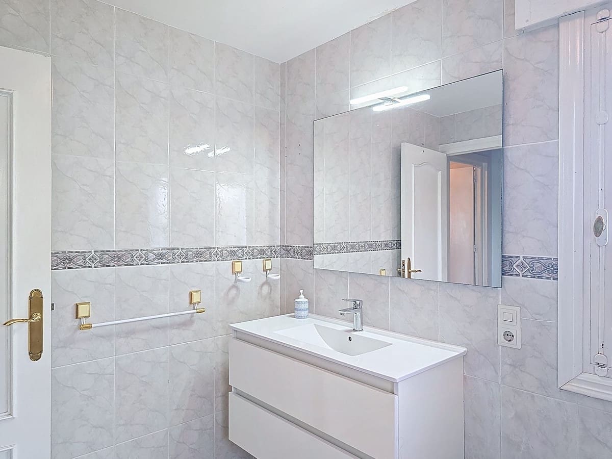 5 slaapkamer Villa te koop in Salobrena met zwembad garage - € 440.000 (Ref: 9165392)