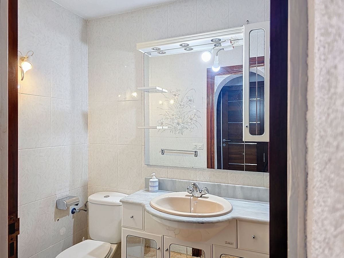 5 slaapkamer Villa te koop in Salobrena met zwembad garage - € 440.000 (Ref: 9165392)