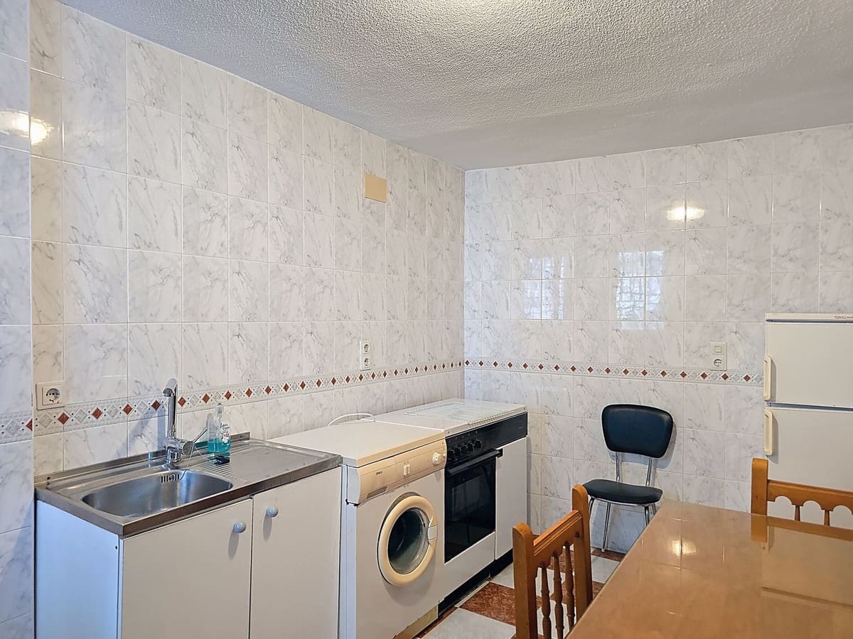 5 slaapkamer Villa te koop in Salobrena met zwembad garage - € 440.000 (Ref: 9165392)