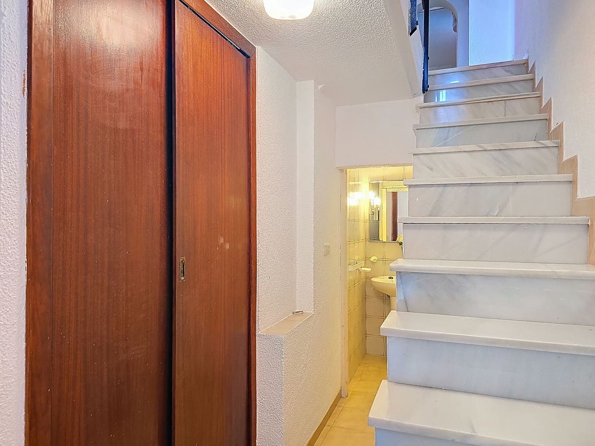 5 slaapkamer Villa te koop in Salobrena met zwembad garage - € 440.000 (Ref: 9165392)