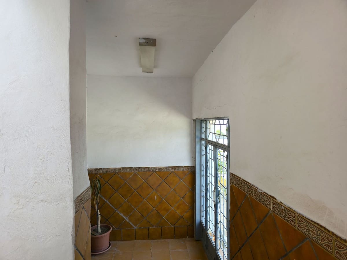 5 slaapkamer Villa te koop in Salobrena met zwembad garage - € 440.000 (Ref: 9165392)